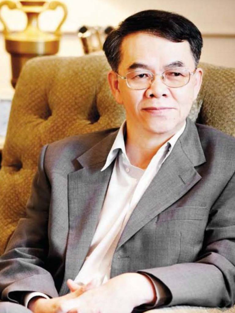 Portrait of Dr. Wiwat Rojanapithayakorn